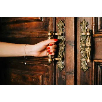 Silence Antique Door