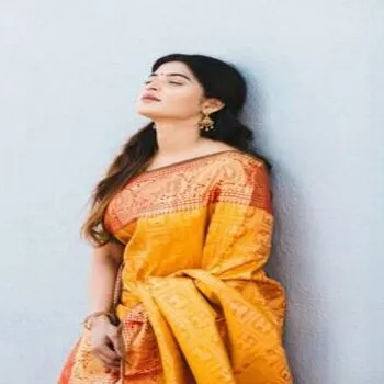 Classic Ladies Sarees With Blouse