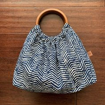 In-vague Black White Strip Pattern Designer Bag For Ladies