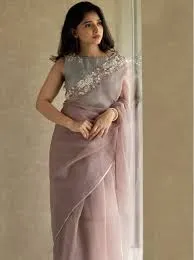 Traditional Look Gorgeous Ladies Sarees