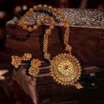 Polished Imitation Necklace