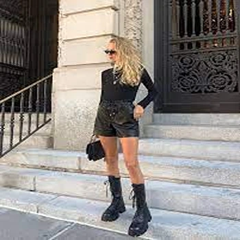 Shiny Black ladies Boot