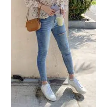 Fashionable Women Jeans
