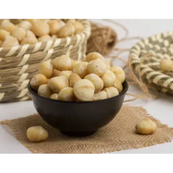  Fresh Macadamia Nuts
