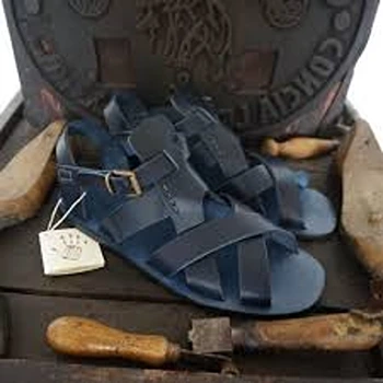 Fine Polishing Black Strap Sandal For Men