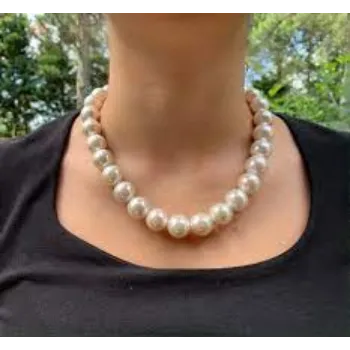 Iroc sales Pearl Necklace