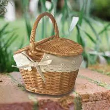 Fresh Mark Picnic Basket 