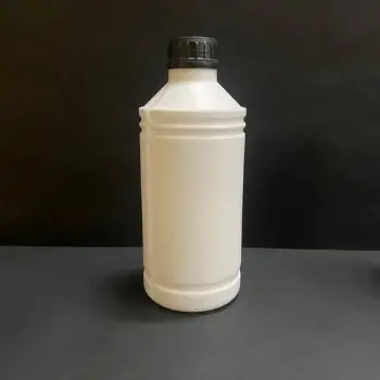 Plastic Engine Oil Can