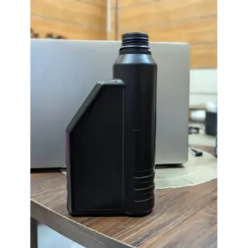 Plastic Engine Oil Can