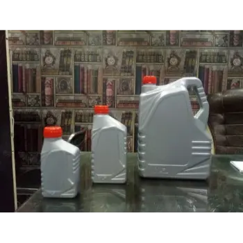 Plastic Engine Oil Can