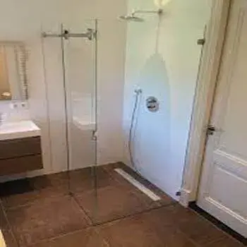 Swing Bathroom Shower Glass Door, For Home, Thickness: 10mm