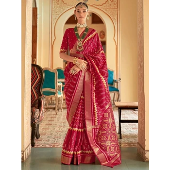 Elegant & Fashionable Silk Blend Sarees 