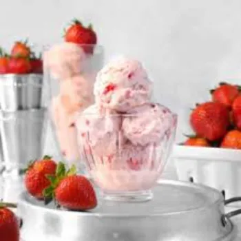  Good Quality  Strawberry Ice Cream
