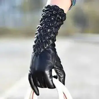 Gorgeous Looking Stylish Gloves