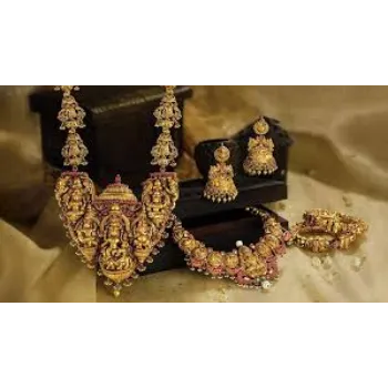 Iroc sales Temple Necklace