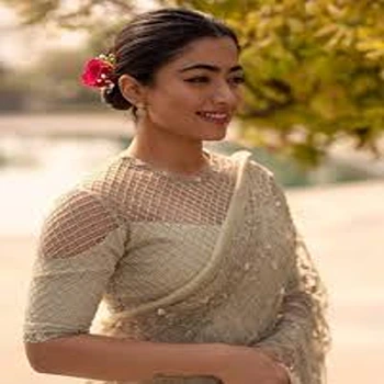 Nice Looking Trendy Ladies Saree