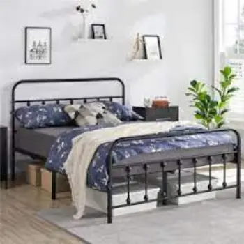 Fine Finishing Wrought Iron Double Bed